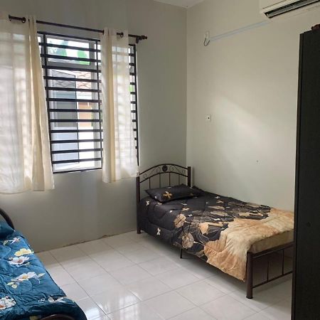Homestay Maryam Lumut Exterior foto