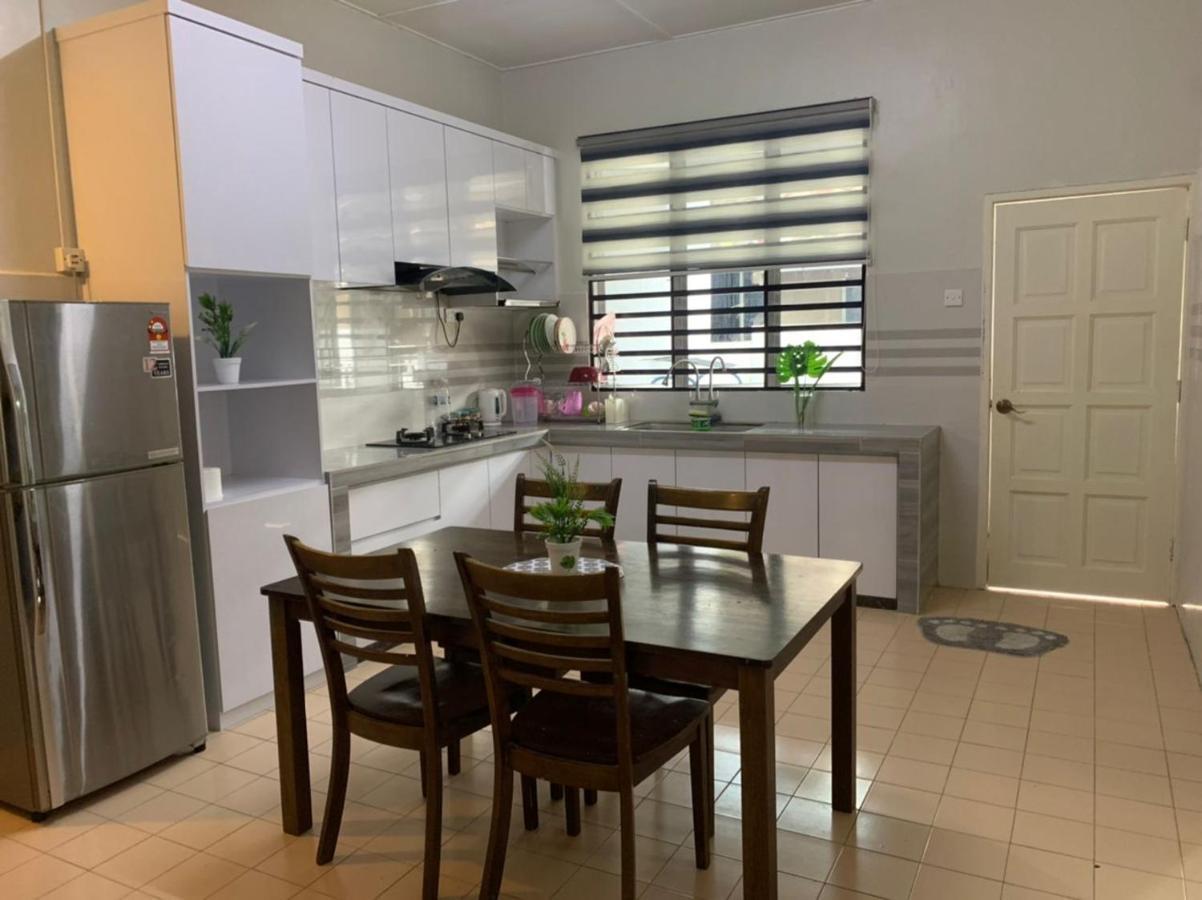 Homestay Maryam Lumut Exterior foto