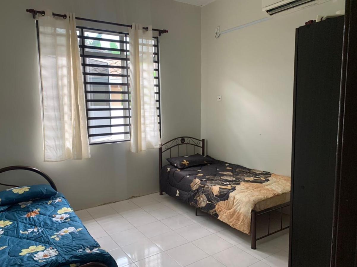 Homestay Maryam Lumut Exterior foto